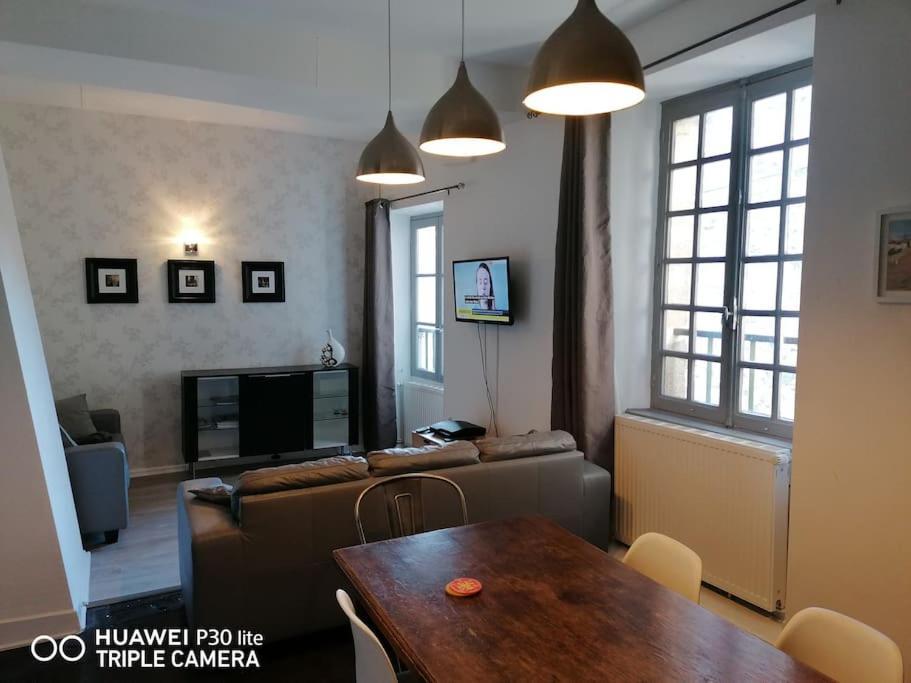 L'Ancienne Forge - A Stylish Medieval Holiday Home 콩폴랑 외부 사진